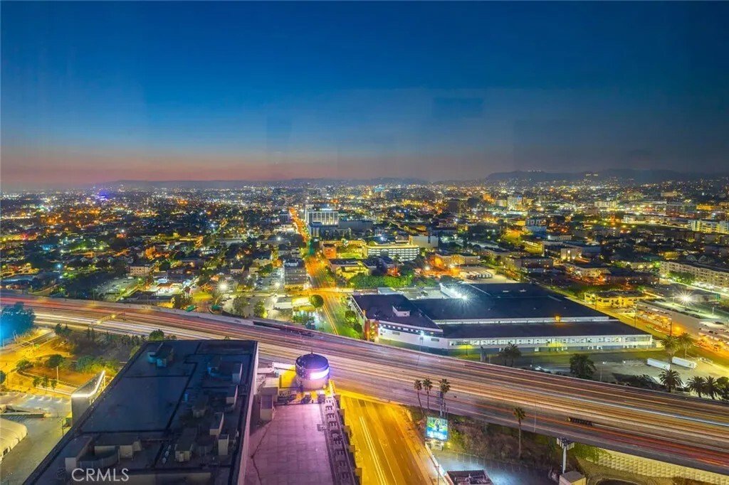 Condo in Los Angeles, California, United States 3 - 17572403