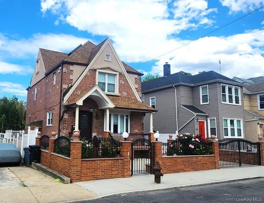 House in New York, New York, United States 1 - 17572767