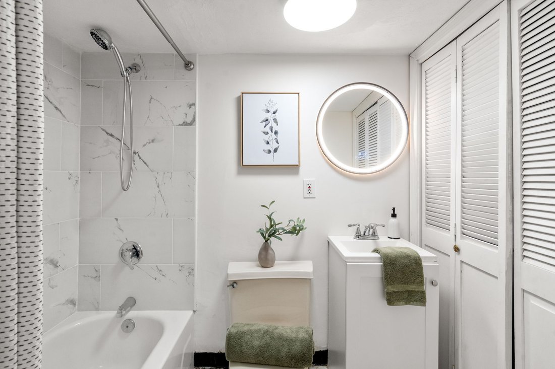 Condo in Cambridge, Massachusetts, United States 5 - 17572163