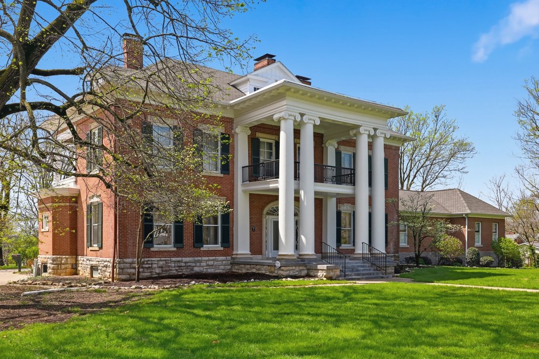 Versailles, Kentucky, United States 3 - 16952138