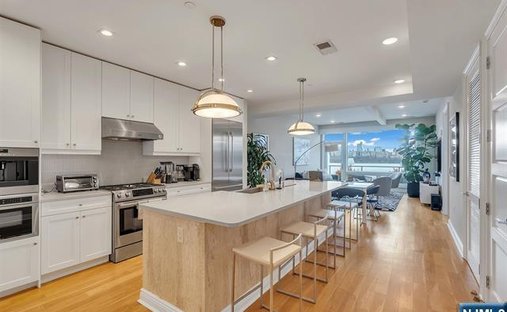 Condo in Edgewater, New Jersey, United States 1