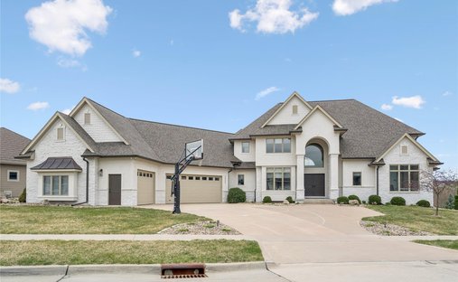 House in Urbandale, Iowa, United States 1