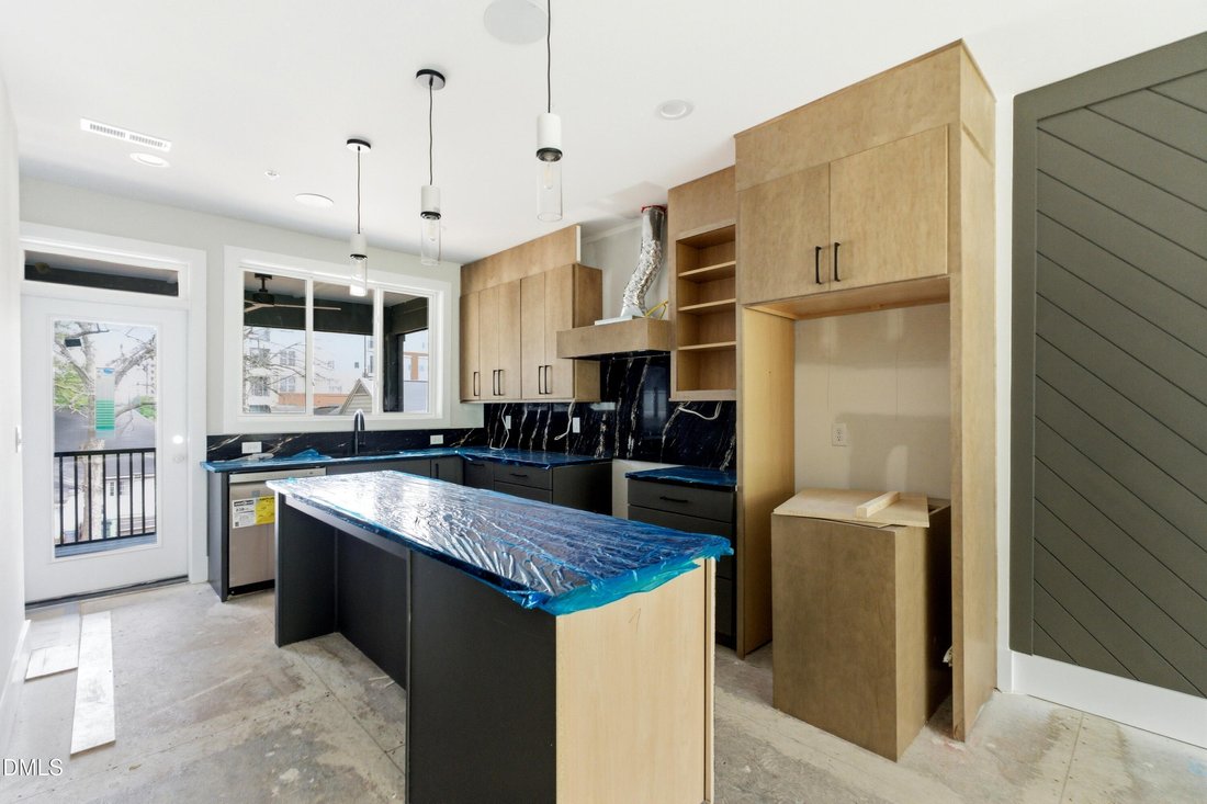 Townhouse in Raleigh, North Carolina, United States 5 - 16732496