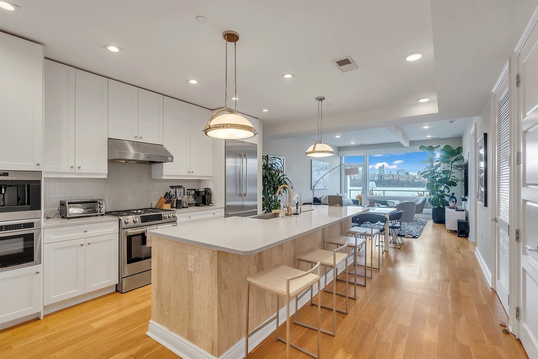 Condo in Edgewater, New Jersey, United States 1 - 17574333