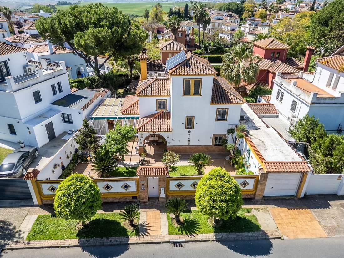 House in Mairena del Aljarafe, Andalusia, Spain 1 - 17575312