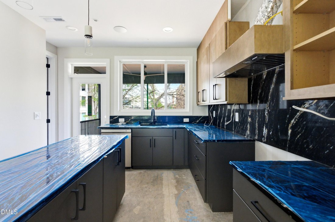Townhouse in Raleigh, North Carolina, United States 4 - 16732496