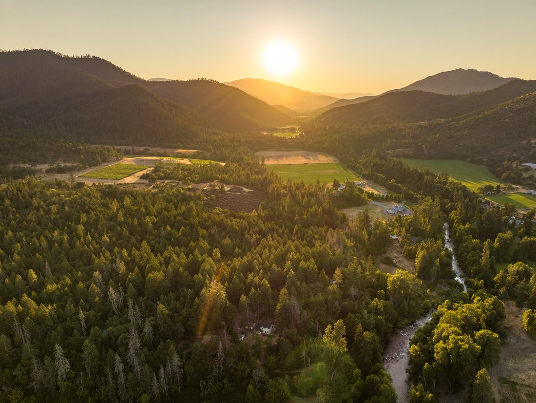House in Applegate, Oregon, United States 4 - 17574241