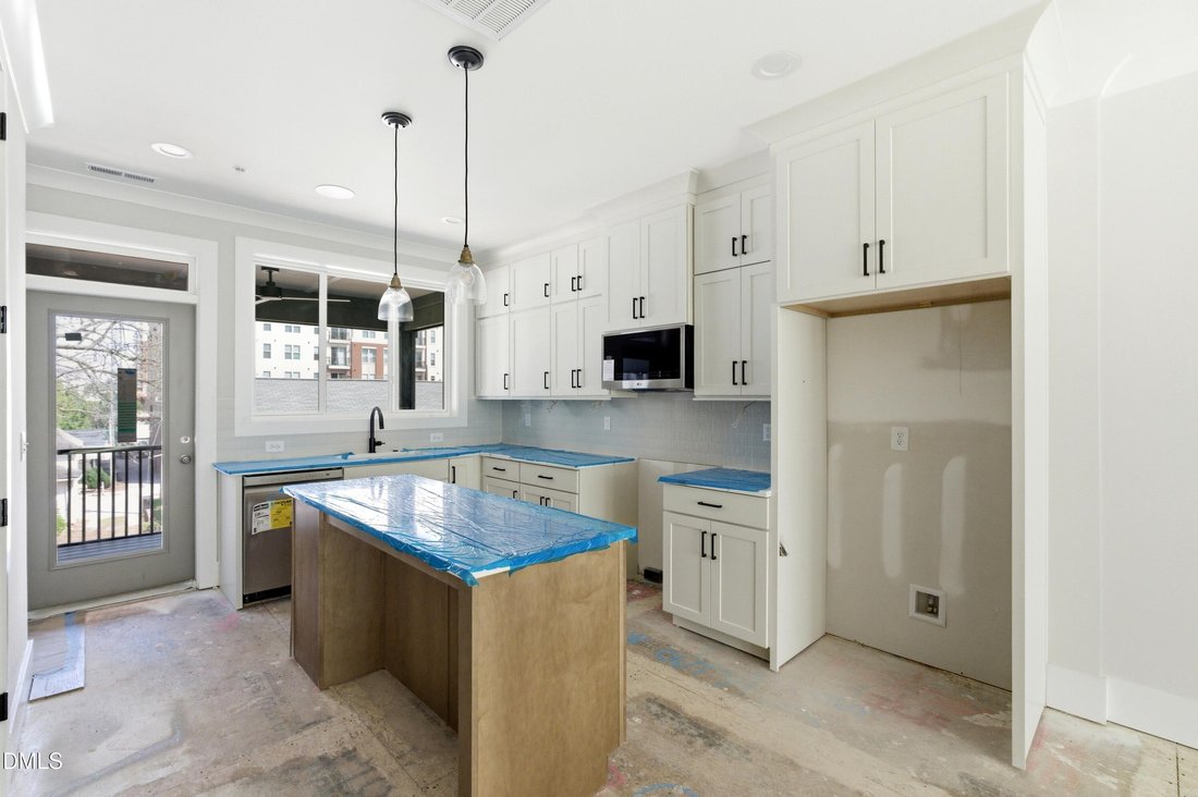 Townhouse in Raleigh, North Carolina, United States 5 - 16732663