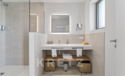 18th Century Château Facing The Luberon