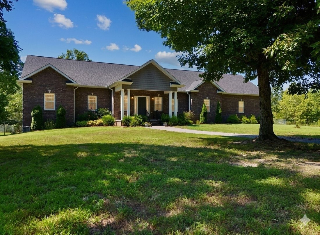 House in Nunnelly, Tennessee, United States 1 - 16792033
