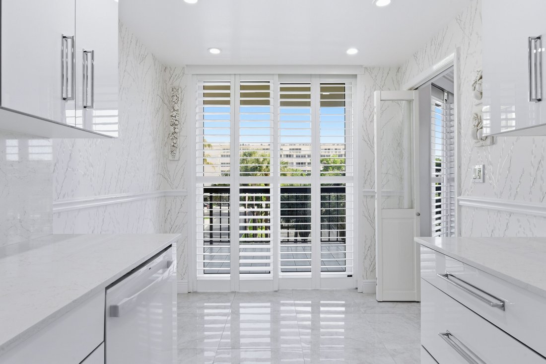Condo in Palm Beach, Florida, United States 3 - 17589892