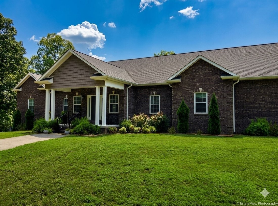 House in Nunnelly, Tennessee, United States 4 - 16792033