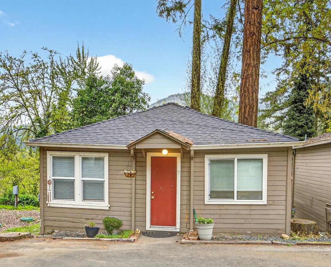 Grants Pass, Oregon, United States 4 - 17590523