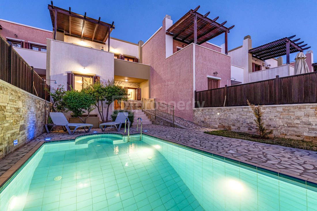 Villa in Community of Pefki, Analipsi Municipal Unit, Greece 1 - 17593810