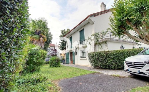 House in Pau, Nouvelle-Aquitaine, France 1