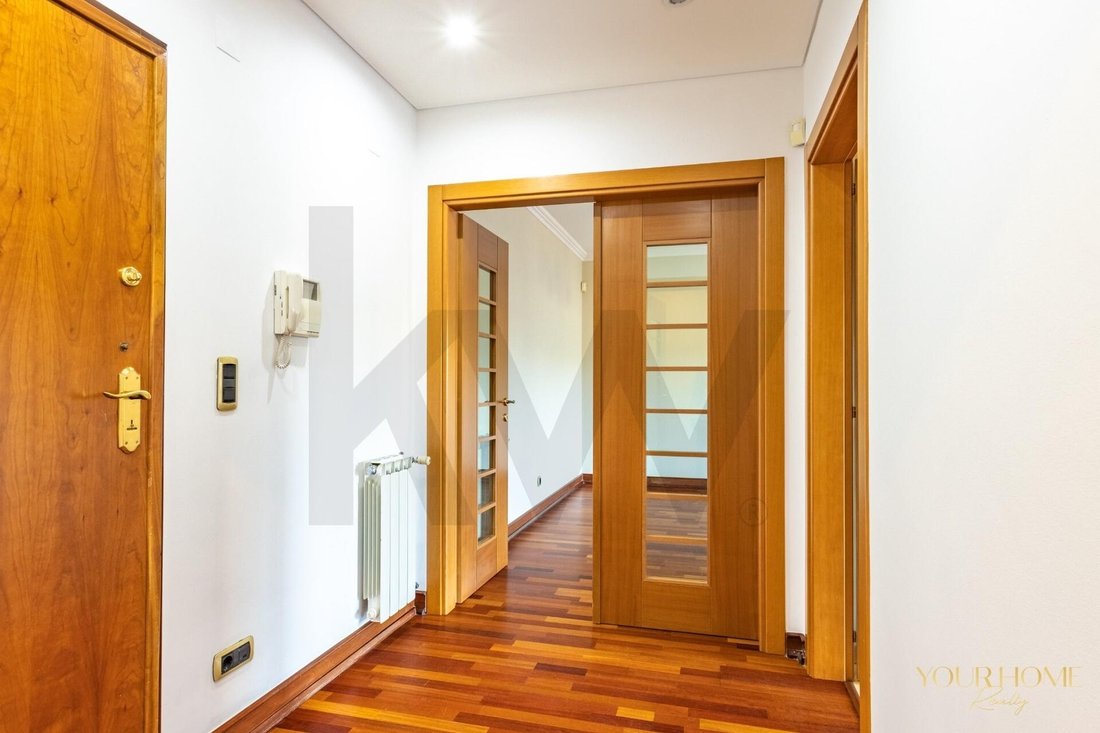 Apartment in Santo António dos Cavaleiros, Lisbon, Portugal 5 - 17595199