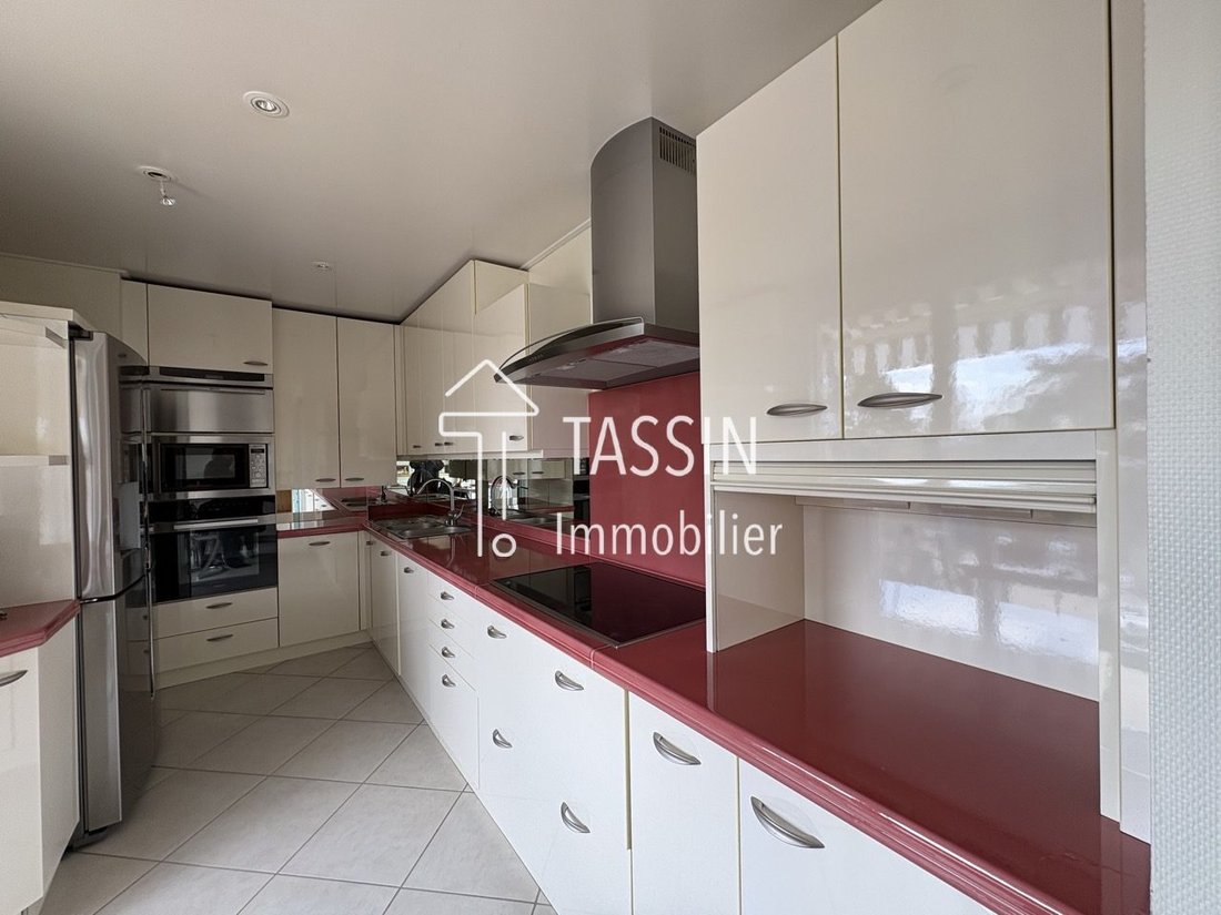 Apartment in Tassin le Bourg, Tassin-la-Demi-Lune, France 3 - 17593542