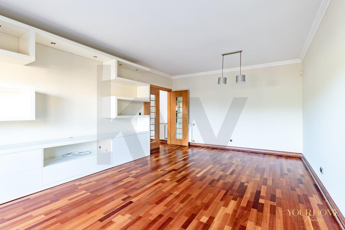 Apartment in Santo António dos Cavaleiros, Lisbon, Portugal 5 - 17595199