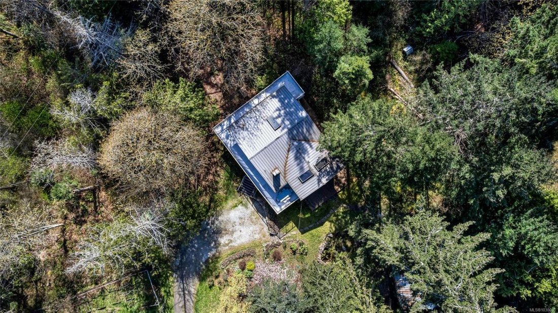 House in Saltspring Island, British Columbia, Canada 5 - 17596457