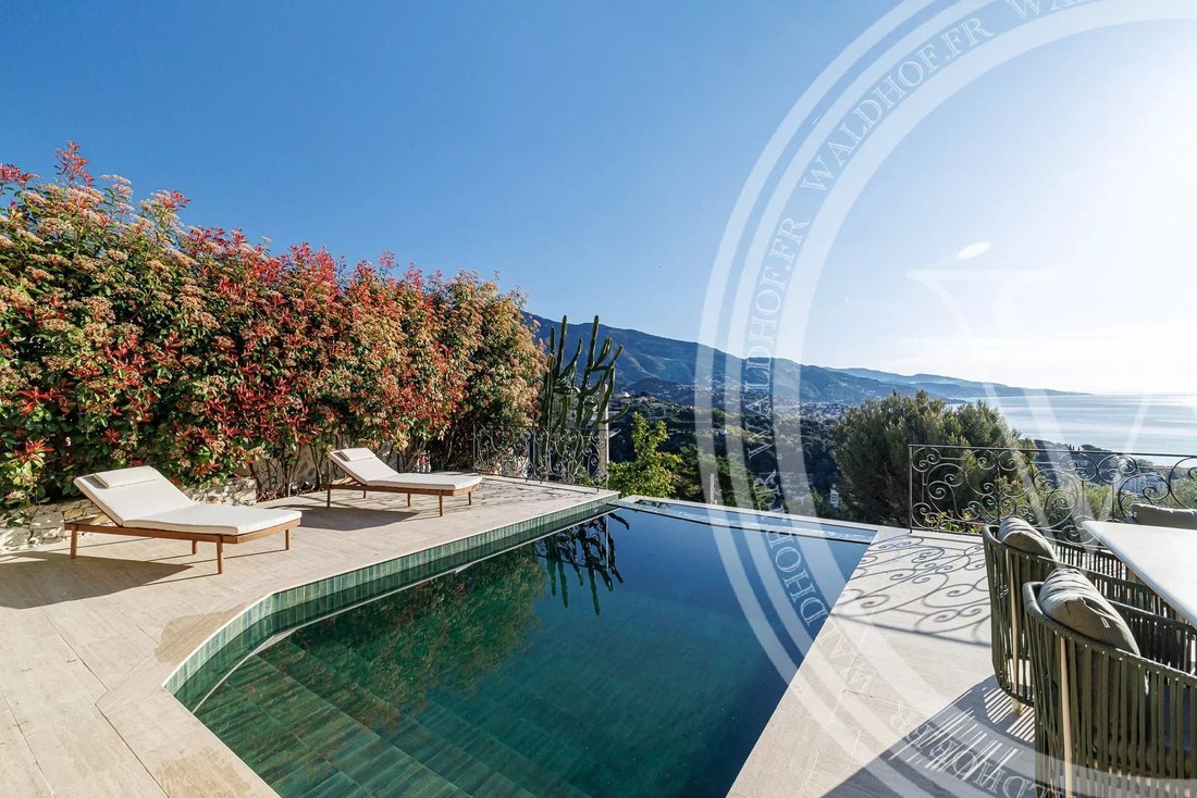 Villa in Village-Cros de Caste-Coupiere-Mont Gros, Roquebrune-Cap-Martin, France 1 - 17550351