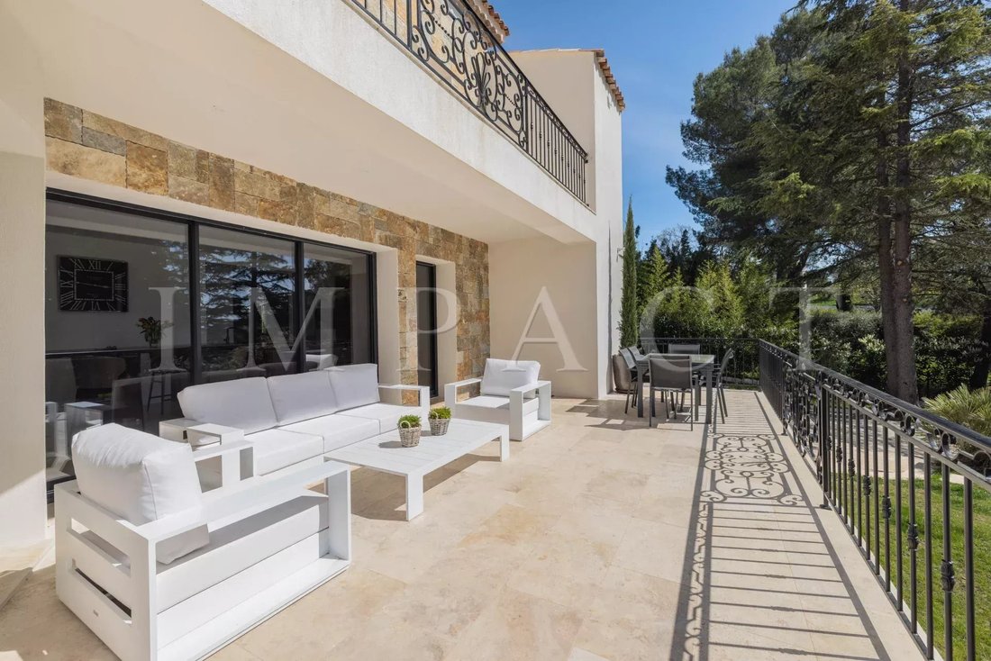 Villa in Châteauneuf-Grasse, Provence-Alpes-Côte d'Azur, France 3 - 17596750