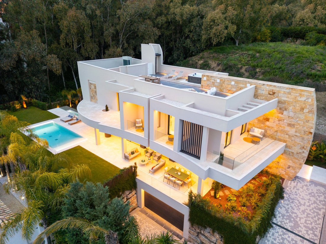 Villa in Nueva Andalucia, Marbella, Spain 1 - 17536845