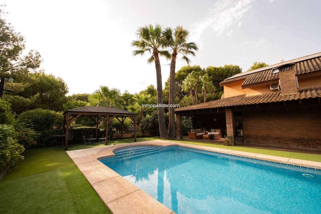 Villa in l'Alfas del Pi, Valencian Community, Spain 1 - 17594119