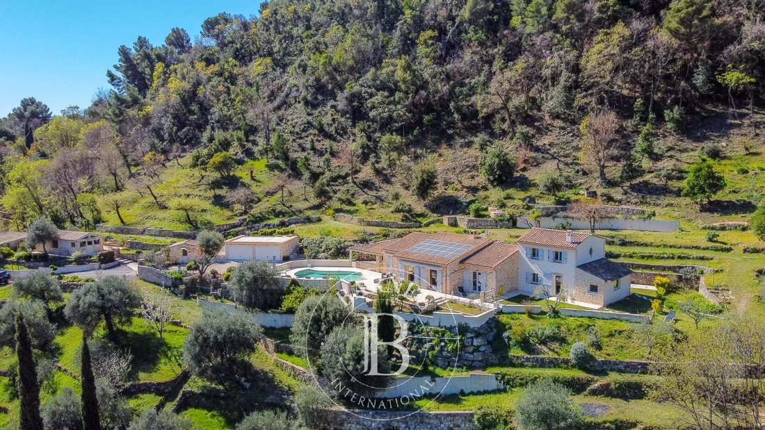 Villa in Grasse, Provence-Alpes-Côte d'Azur, France 1 - 17593287