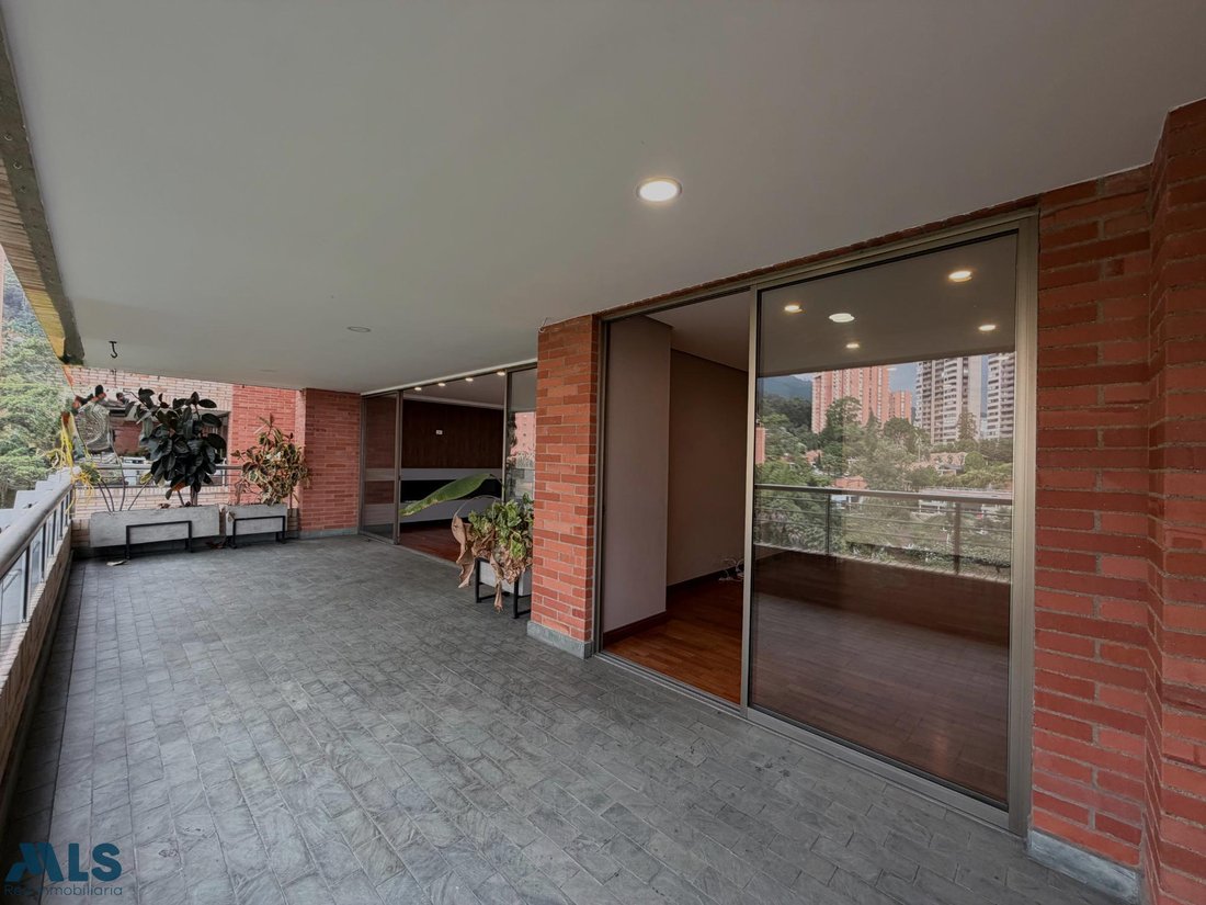 Apartment in Medellín, Antioquia, Colombia 3 - 17595217