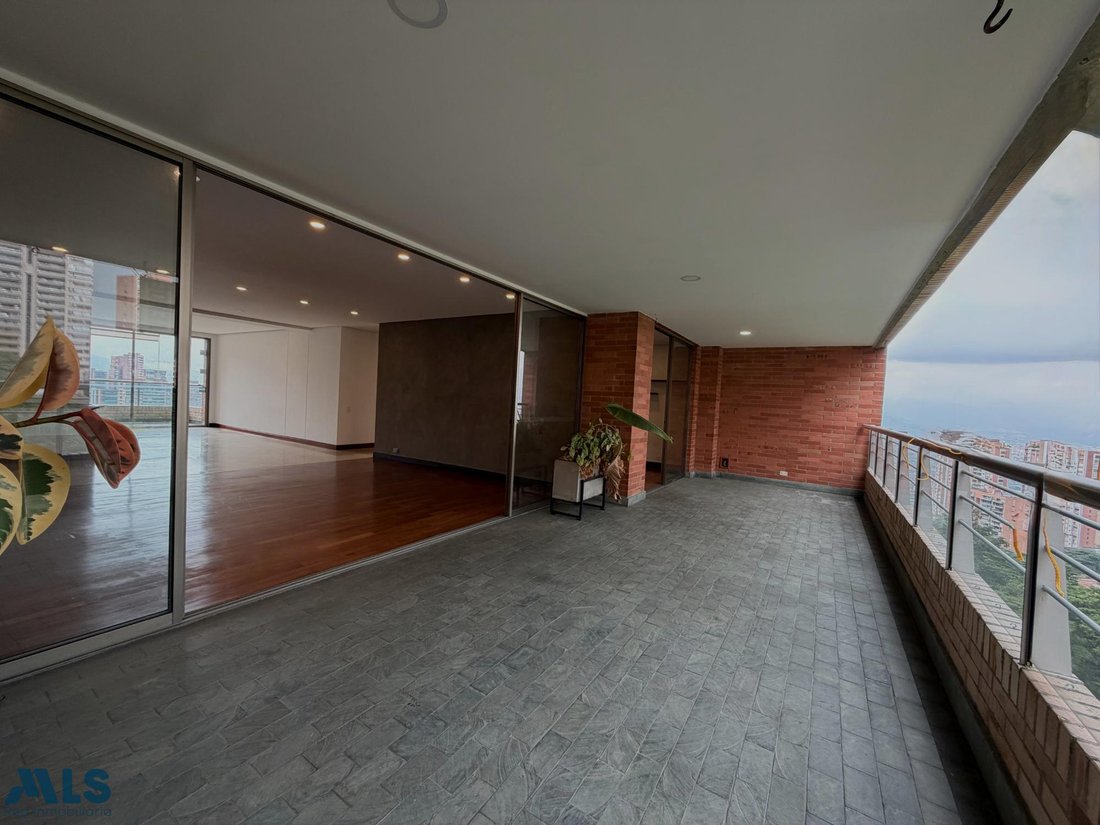 Apartment in Medellín, Antioquia, Colombia 2 - 17595217