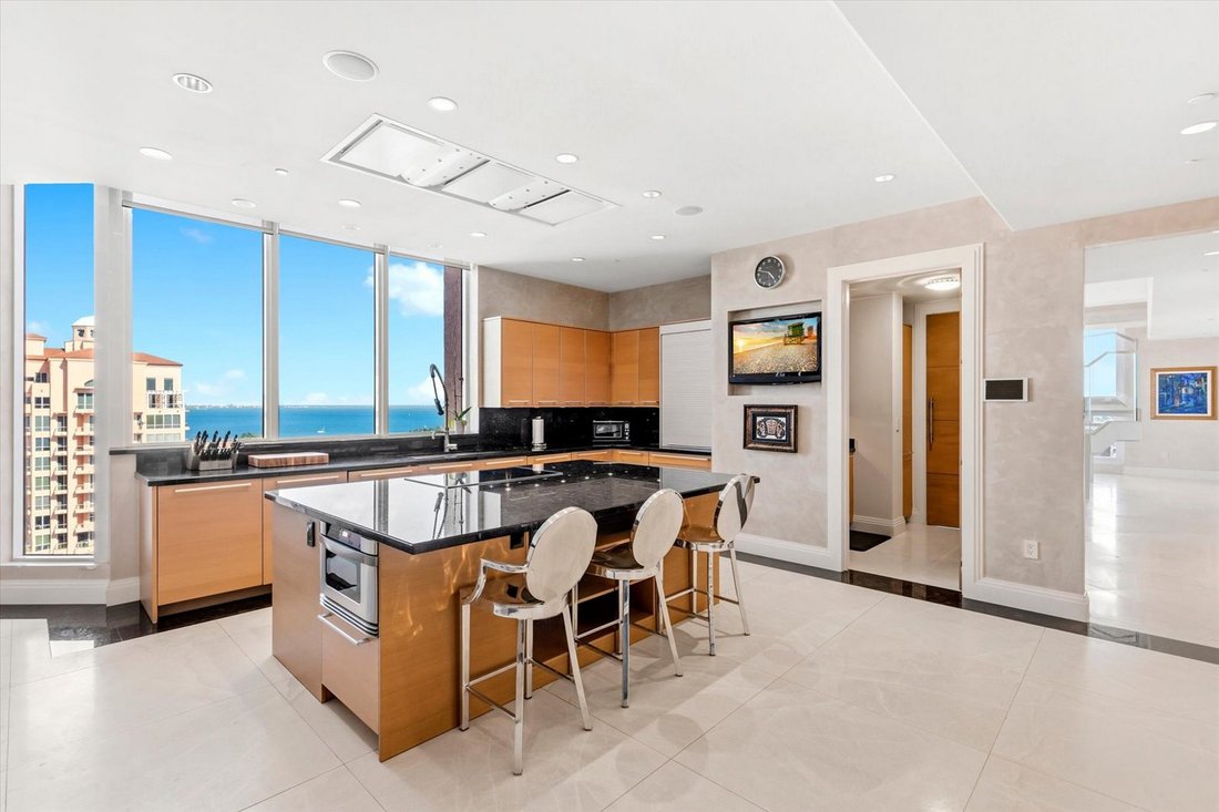 Condo in Miami, Florida, United States 5 - 17595926