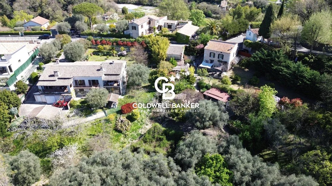 Estate in Saint-Paul-de-Vence, Provence-Alpes-Côte d'Azur, France 1 - 17596525