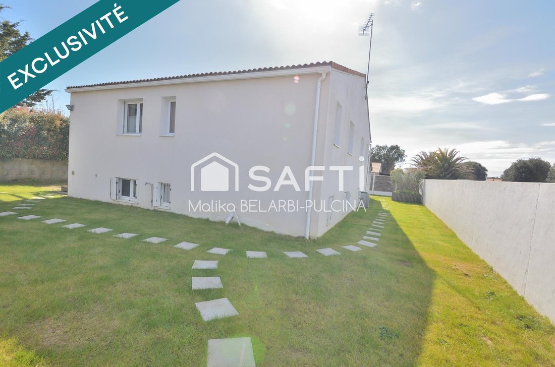 House in L'Ile-d'Olonne, Pays de la Loire, France 1 - 17597078