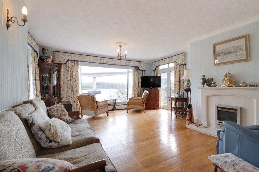 Bungalow in Northam, England 4 - 17594898
