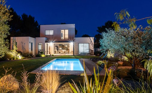 House in Saint-Genies-des-Mourgues, Occitania, France 1