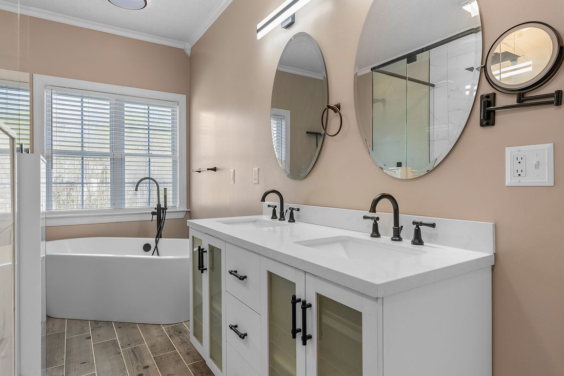 House in Hendersonville, North Carolina, United States 3 - 17596536