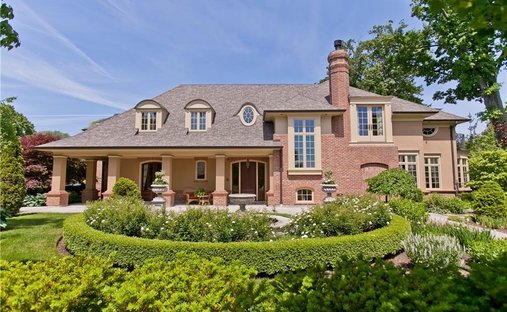 House in Oakville, Ontario, Canada 1