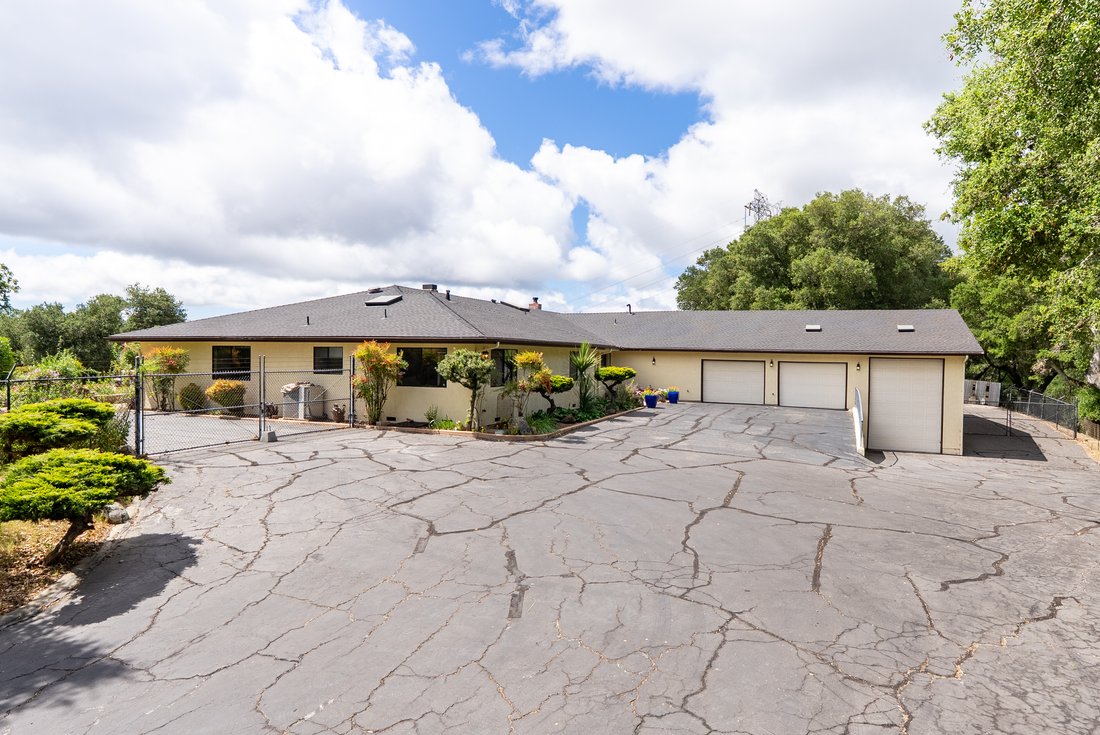 Atascadero, California, United States 2 - 17598032