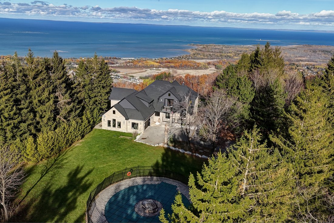 House in Ravenna, Ontario, Canada 1 - 16843085