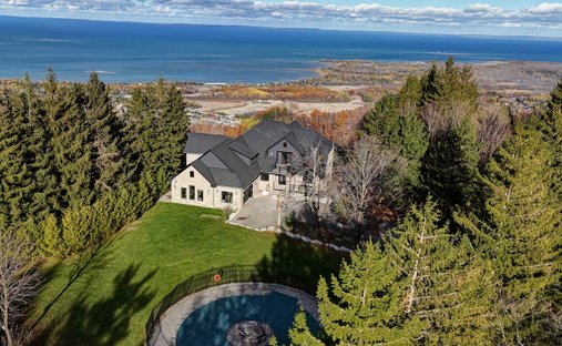 House in Ravenna, Ontario, Canada 1