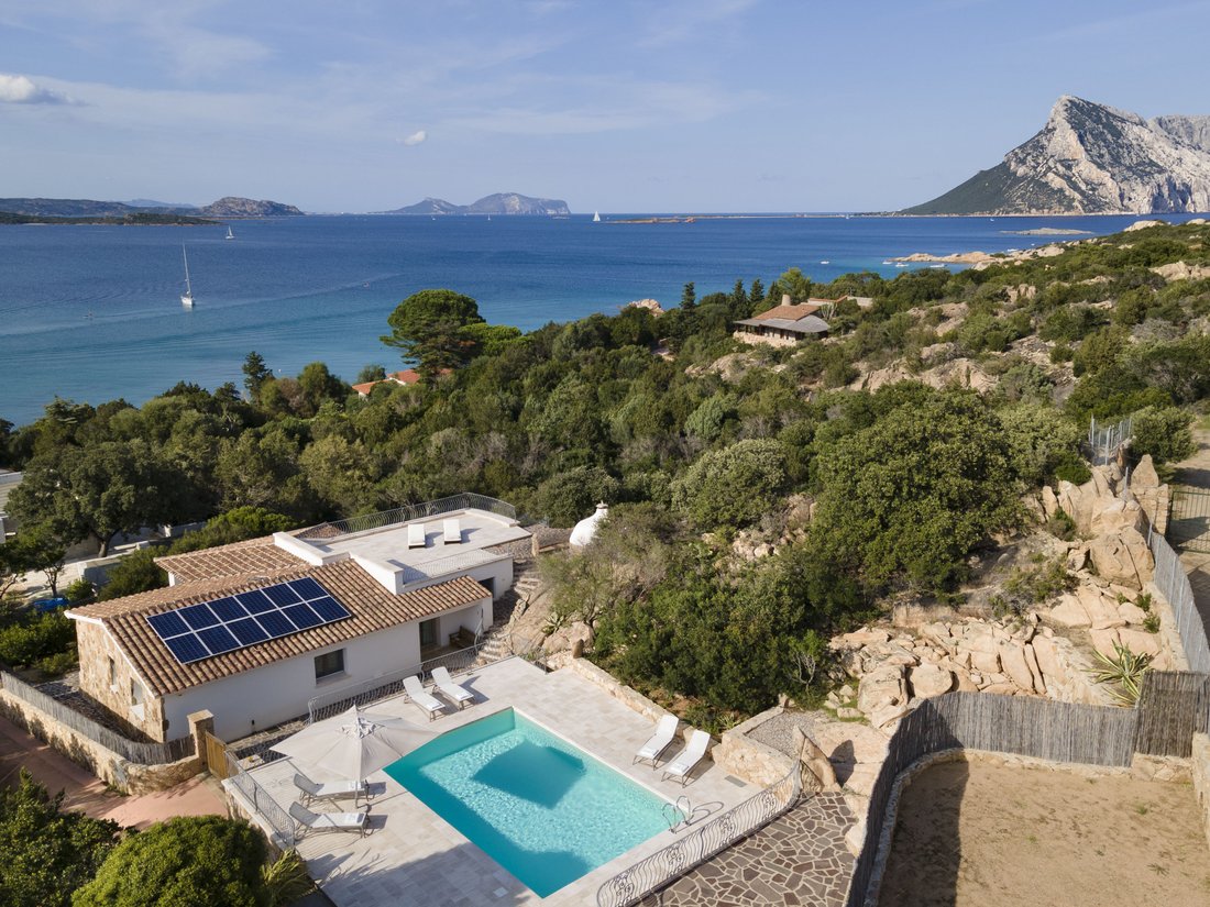 Villa in San Teodoro, Sardinia, Italy 2 - 17598230