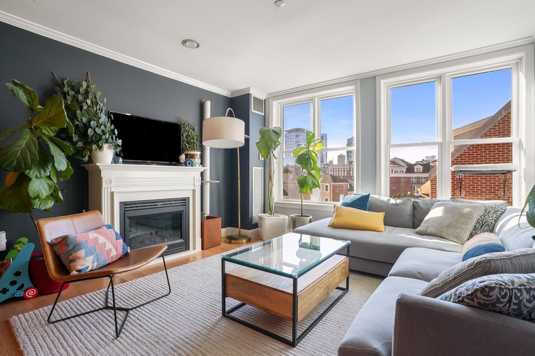 Condo in Boston, Massachusetts, United States 1 - 17598201