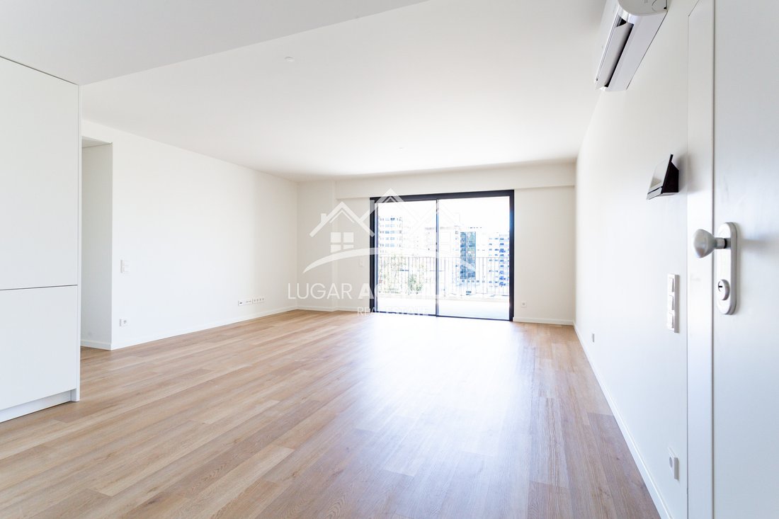 Apartment in Alges, Linda-a-Velha e Cruz Quebrada-Dafundo, Lisbon, Portugal 3 - 17598294