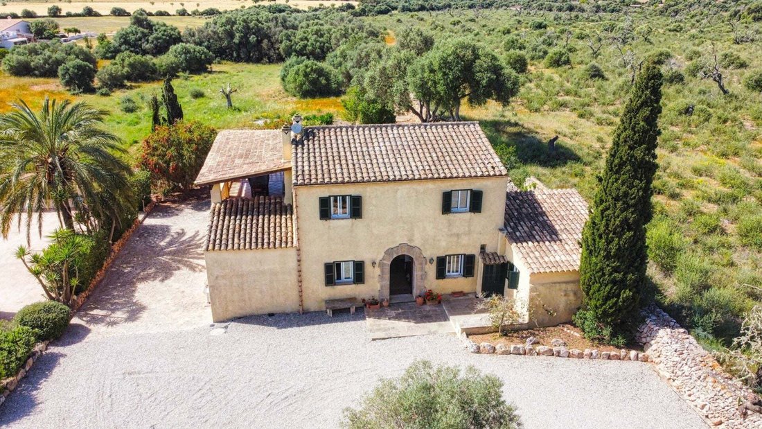 Finca in Llucmajor, Balearic Islands, Spain 2 - 17598389