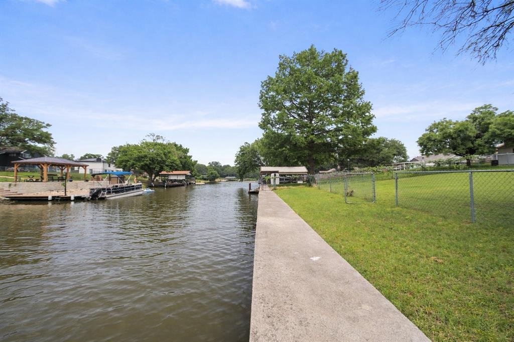 House in Azle, Texas, United States 5 - 17610638