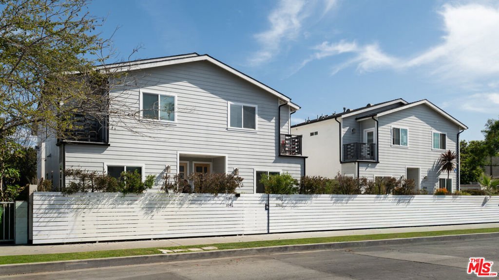 Los Angeles, California, United States 1 - 17606632