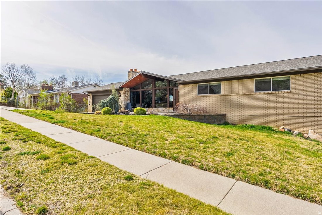 House in Sandy, Utah, United States 4 - 17601425