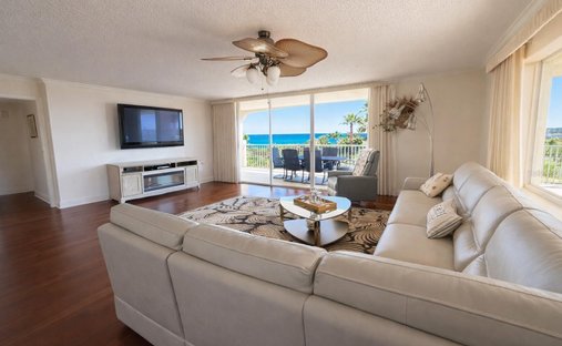 Condo in Cocoa Beach, Florida, United States 1