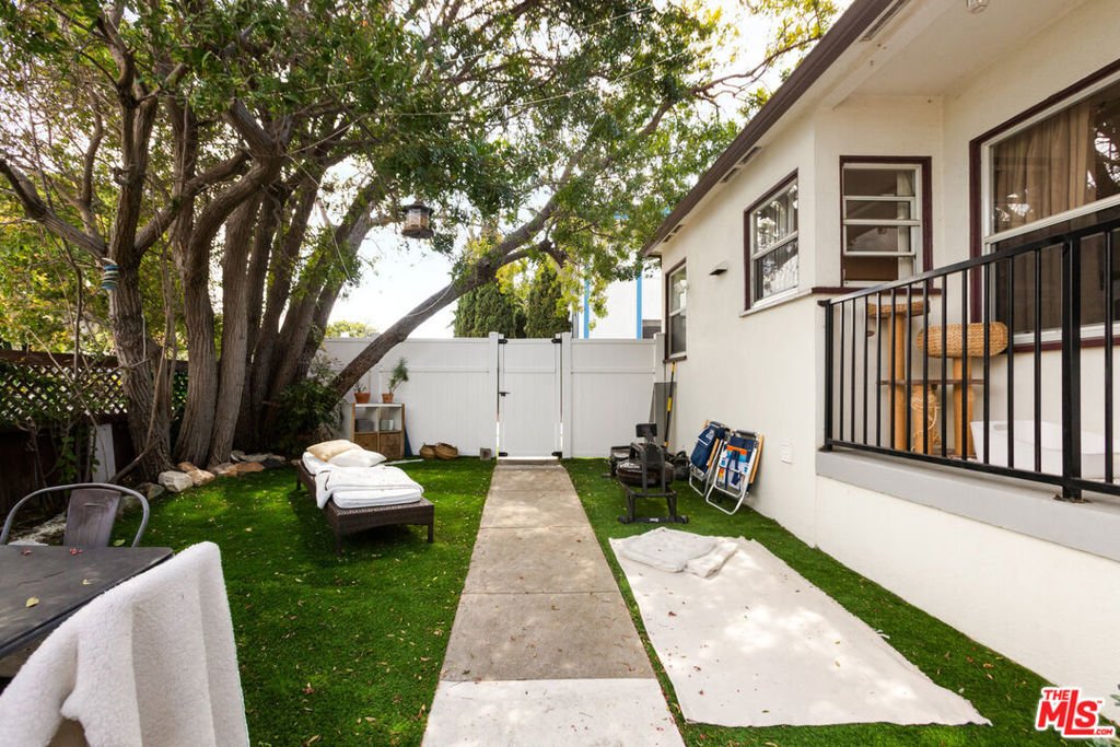 Santa Monica, California, United States 4 - 17605812