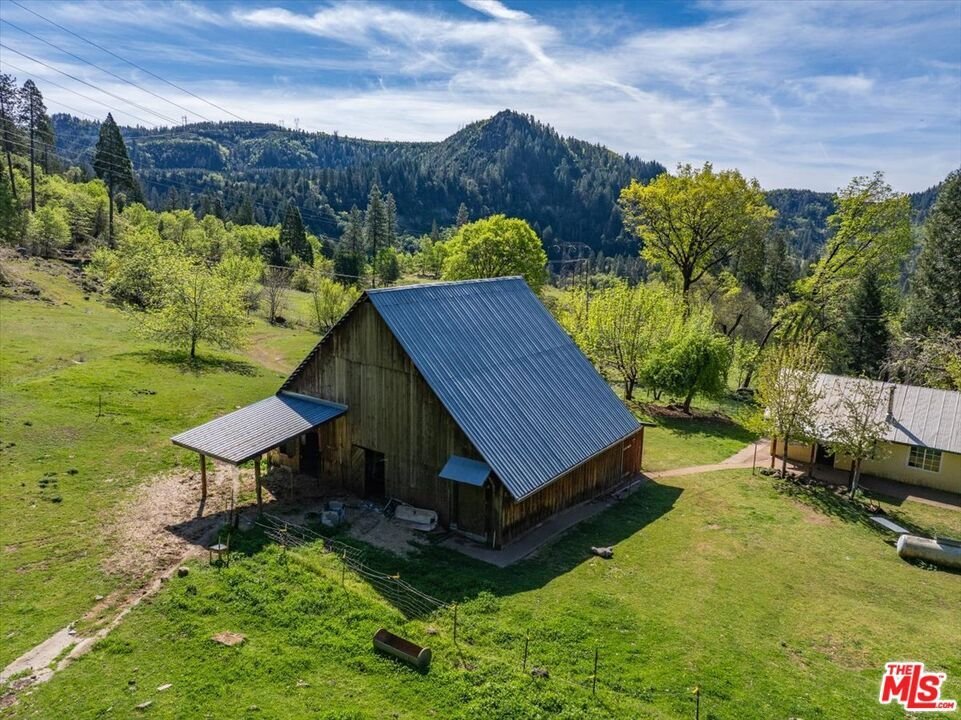 House in Montgomery Creek, California, United States 3 - 17606463